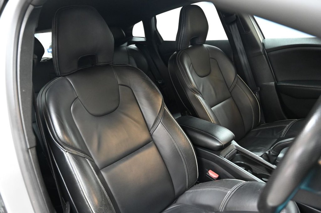 Used Volvo V40 2018 for sale - 76668165: Photo 4