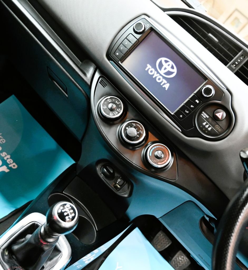 Used Toyota Yaris 2015 for sale - 77067584: Photo 15