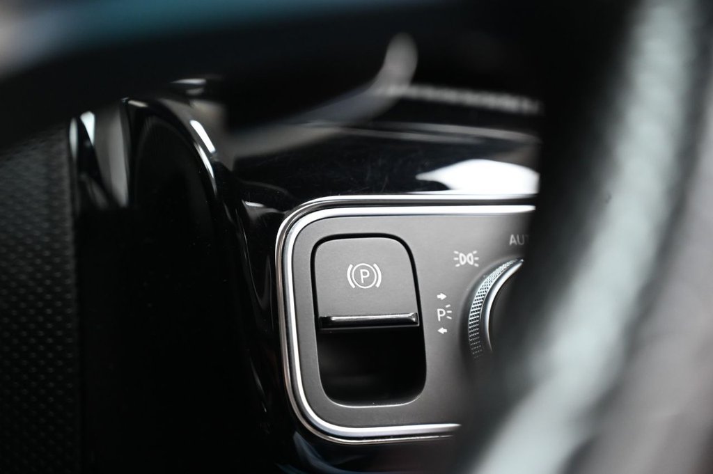 Used Mercedes-Benz A-Class 2018 for sale - 76586632: Photo 13