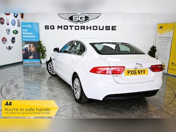 Used Jaguar XE 2016 for sale - 79027029: Photo