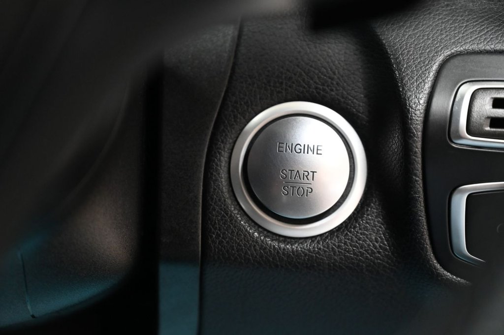 Used Mercedes-Benz C Class 2018 for sale - 76520387: Photo 15