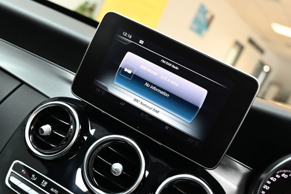 Used Mercedes-Benz C Class 2018 for sale - 76520387: Photo 30