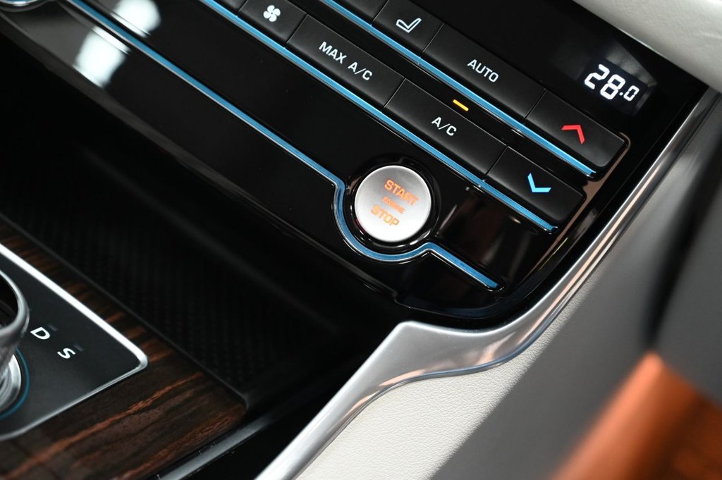 Used Jaguar XF 2016 for sale - 76977501: Photo 16