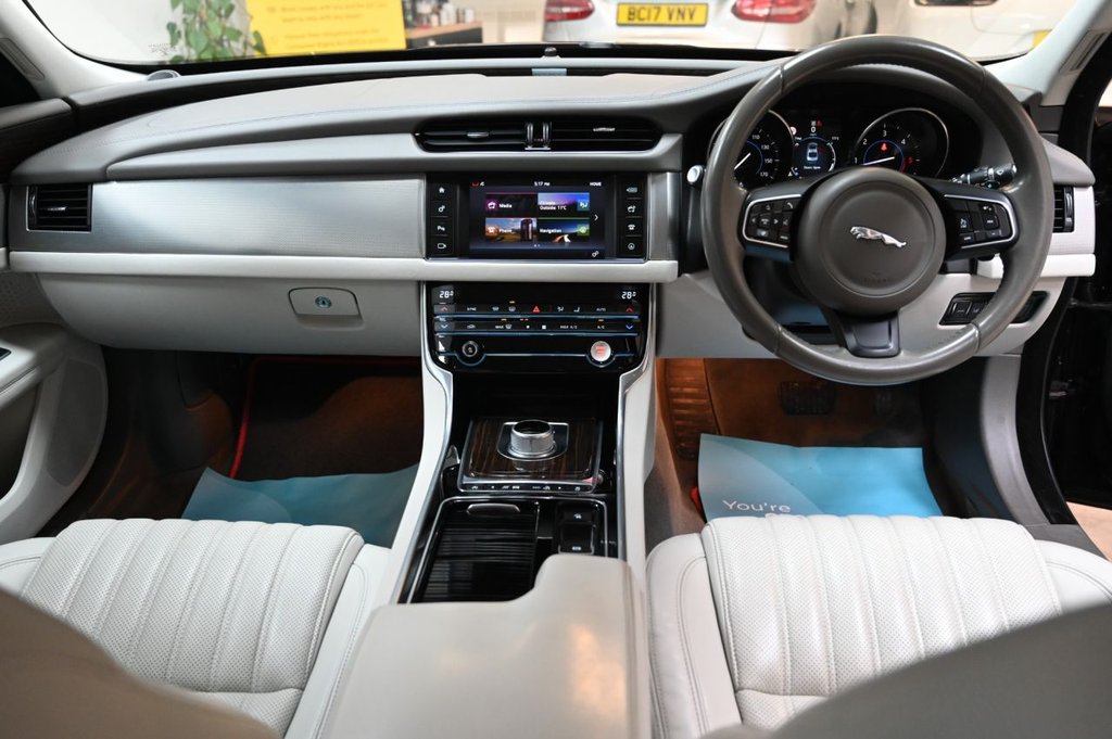 Used Jaguar XF 2016 for sale - 76977501: Photo 3