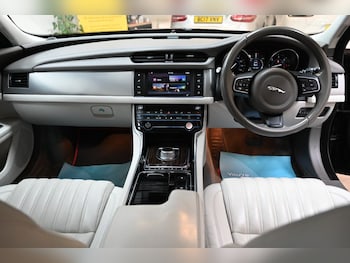 Used Jaguar XF 2016 for sale - 76977501: Photo