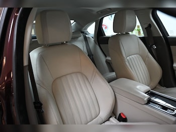 Used Jaguar XF 2016 for sale - 76977501: Photo