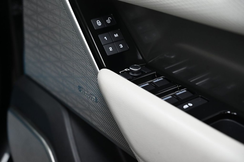 Used Land Rover Range Rover Velar 2018 for sale - 77360056: Photo 26