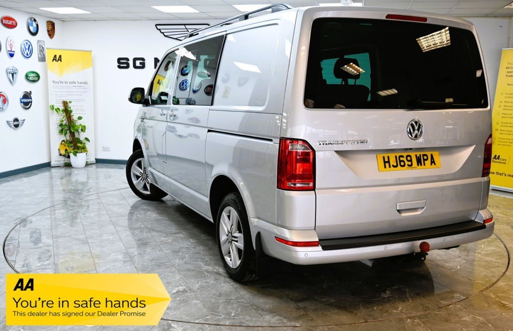 Used Volkswagen Transporter 2019 for sale - 76297036: Photo 2