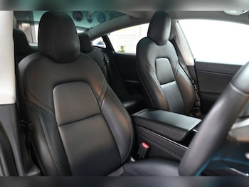 Used Tesla Model 3 2020 for sale - 77672768: Photo