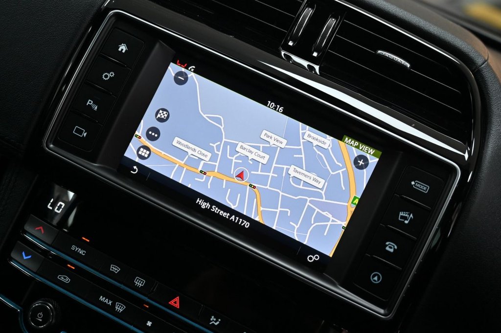 Used Jaguar F-Pace 2018 for sale - 77893665: Photo 17