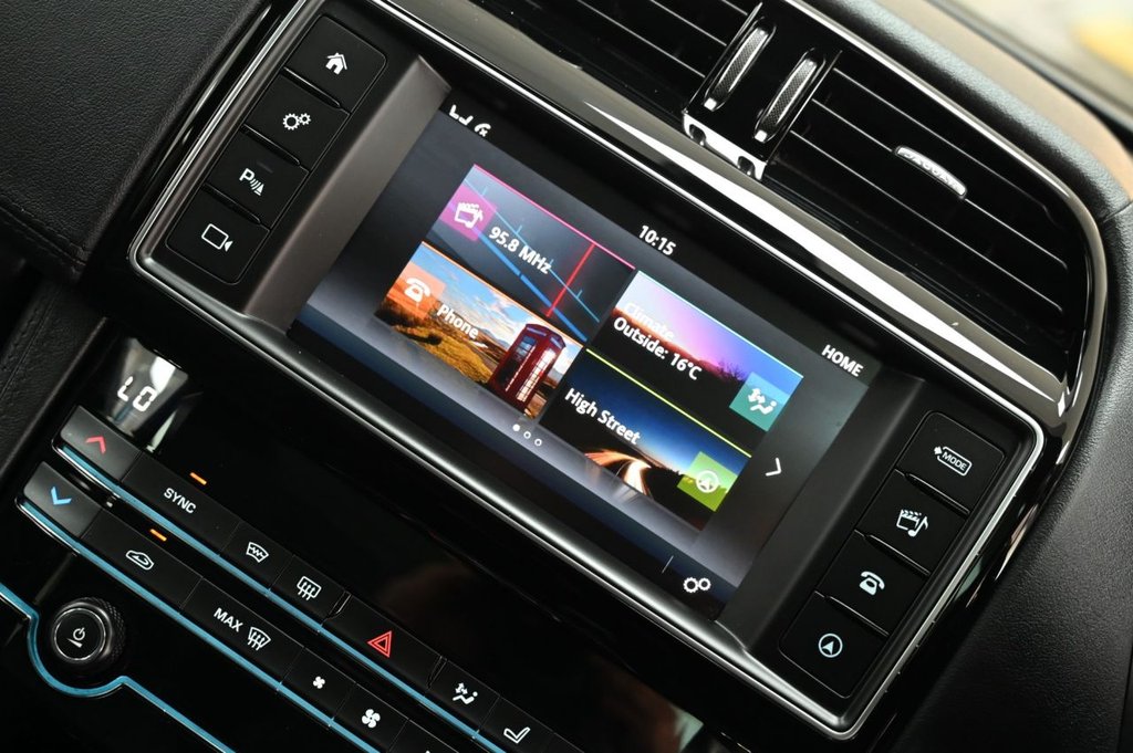 Used Jaguar F-Pace 2018 for sale - 77893665: Photo 32