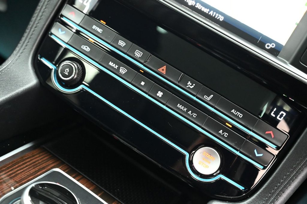 Used Jaguar F-Pace 2018 for sale - 77893665: Photo 35