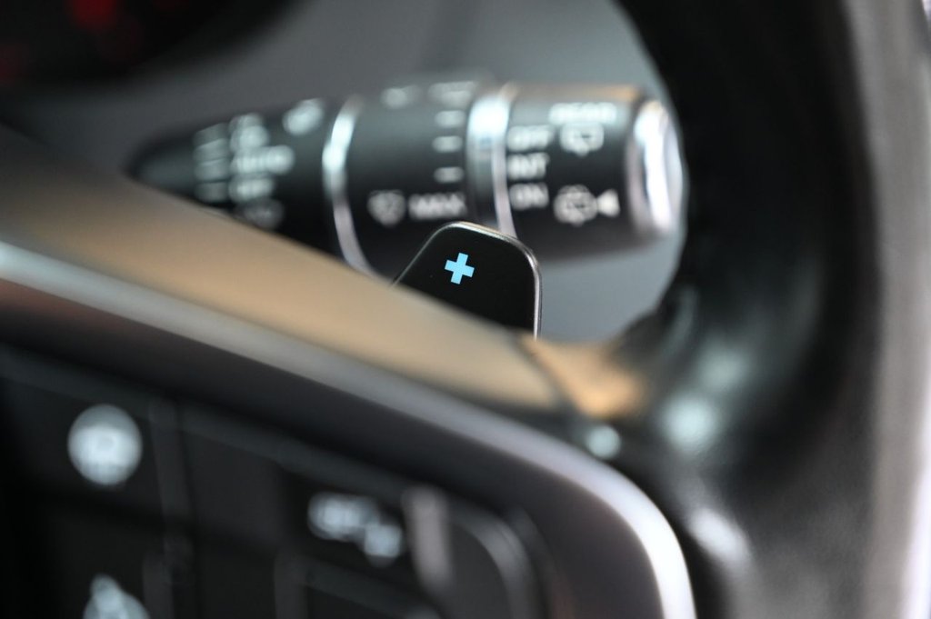 Used Jaguar F-Pace 2018 for sale - 77893665: Photo 39