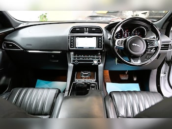 Used Jaguar F-Pace 2018 for sale - 77893665: Photo