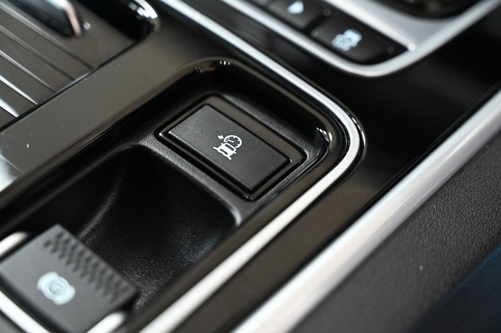 Used Jaguar XF 2017 for sale - 77470535: Photo 19