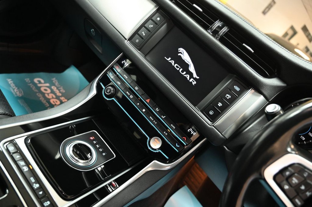 Used Jaguar XF 2017 for sale - 77470535: Photo 24