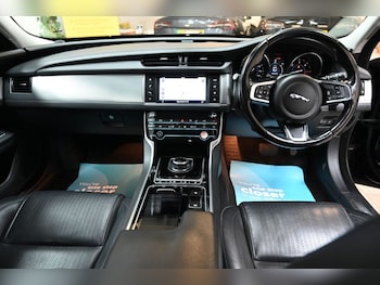 Used Jaguar XF 2017 for sale - 77470535: Photo