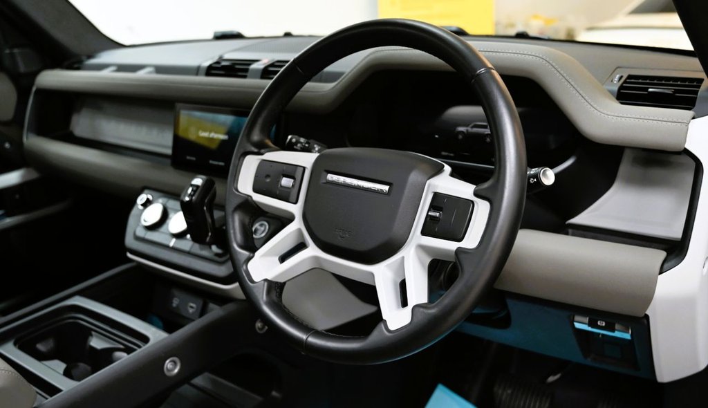 Used Land Rover Defender 2022 for sale - 76586602: Photo 19