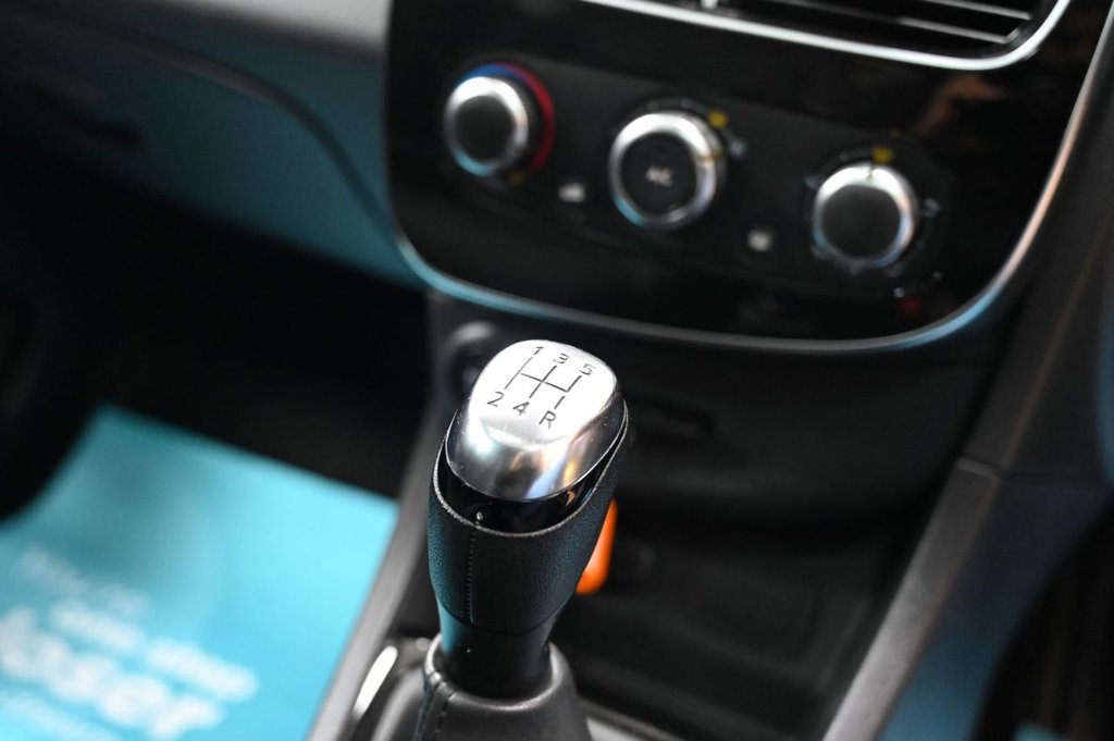 Used Renault Clio 2017 for sale - 76703798: Photo 17