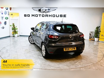 Used Renault Clio 2017 for sale - 76703798: Photo