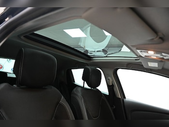 Used Renault Clio 2017 for sale - 76703798: Photo