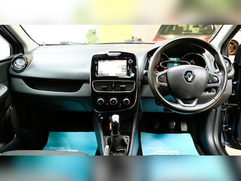 Used Renault Clio 2017 for sale - 76703798: Photo