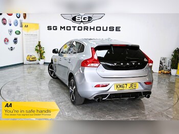 Used Volvo V40 2017 for sale - 78418476: Photo
