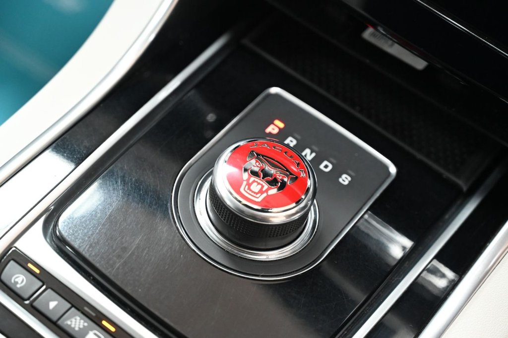 Used Jaguar XF 2016 for sale - 76496353: Photo 14