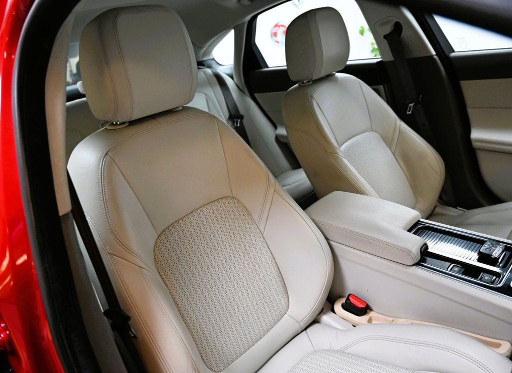 Used Jaguar XF 2016 for sale - 76496353: Photo 4