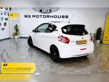 Used Peugeot 208 2014 for sale - 79470613: Photo
