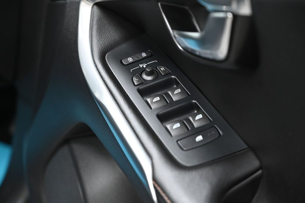 Used Volvo V40 2016 for sale - 77521349: Photo 23