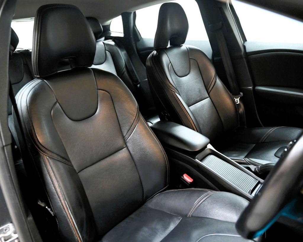 Used Volvo V40 2016 for sale - 77521349: Photo 4