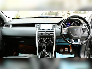 Used Land Rover Discovery Sport 2016 for sale - 75942876: Photo