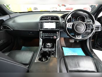 Used Jaguar XE 2017 for sale - 78463595: Photo