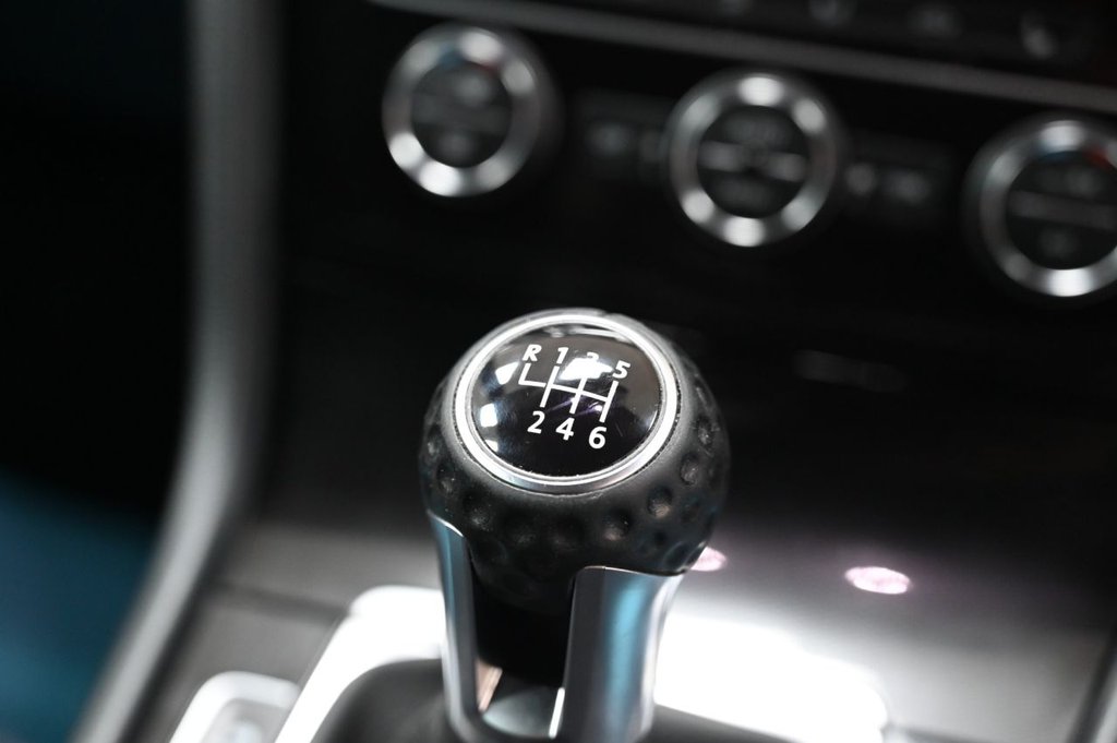 Used Volkswagen Golf 2015 for sale - 76586676: Photo 15