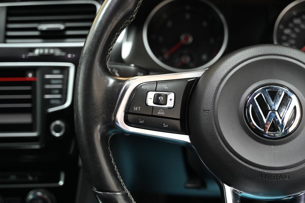 Used Volkswagen Golf 2015 for sale - 76586676: Photo 16