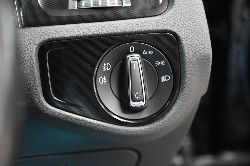 Used Volkswagen Golf 2015 for sale - 76586676: Photo 28