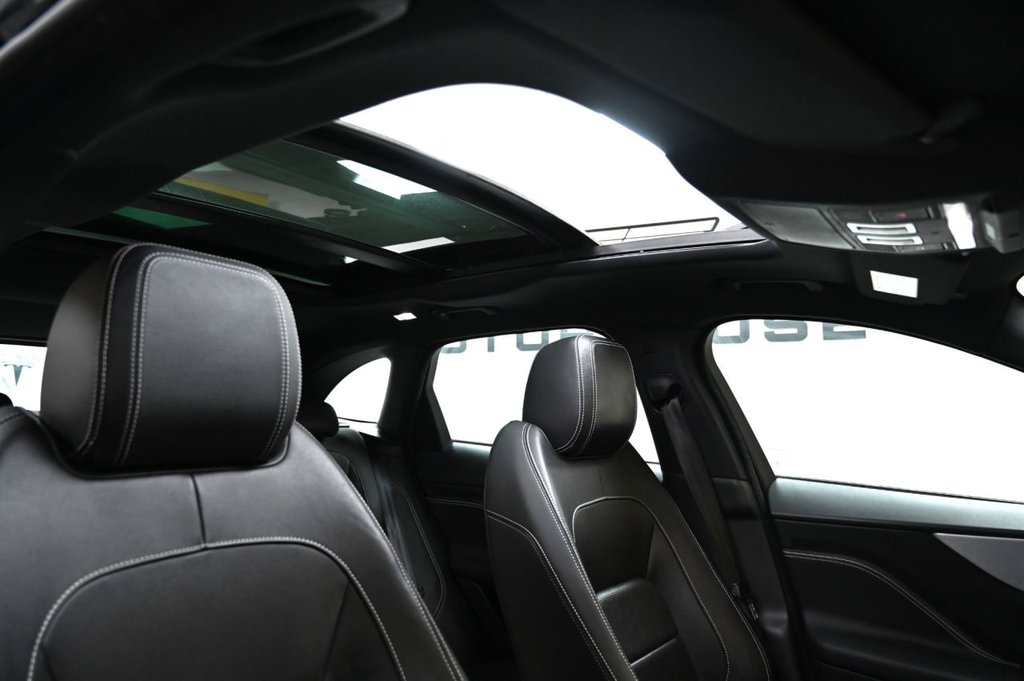 Used Jaguar F-Pace 2017 for sale - 77941803: Photo 5