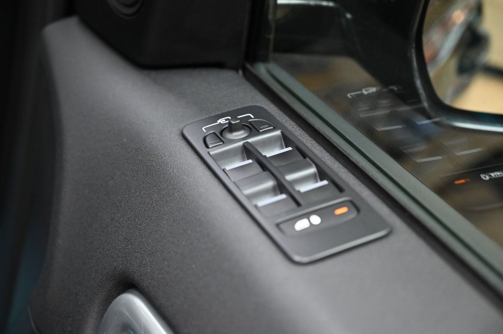 Used Land Rover Discovery Sport 2018 for sale - 76535599: Photo 28