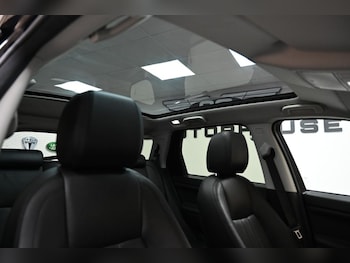 Used Land Rover Discovery Sport 2018 for sale - 76535599: Photo