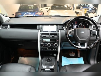 Used Land Rover Discovery Sport 2018 for sale - 76535599: Photo