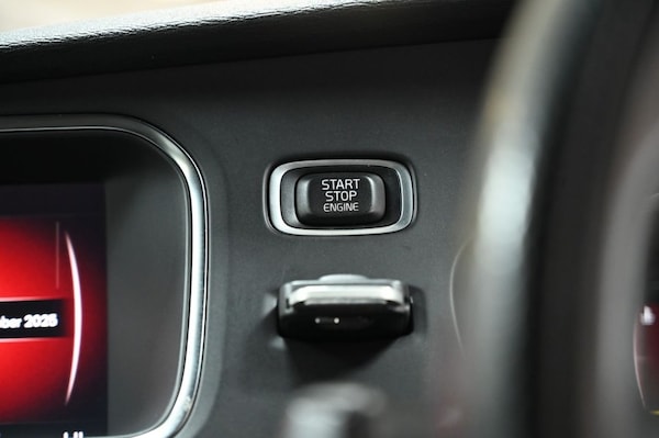 Used Volvo V40 2018 for sale - 76261381: Photo 16