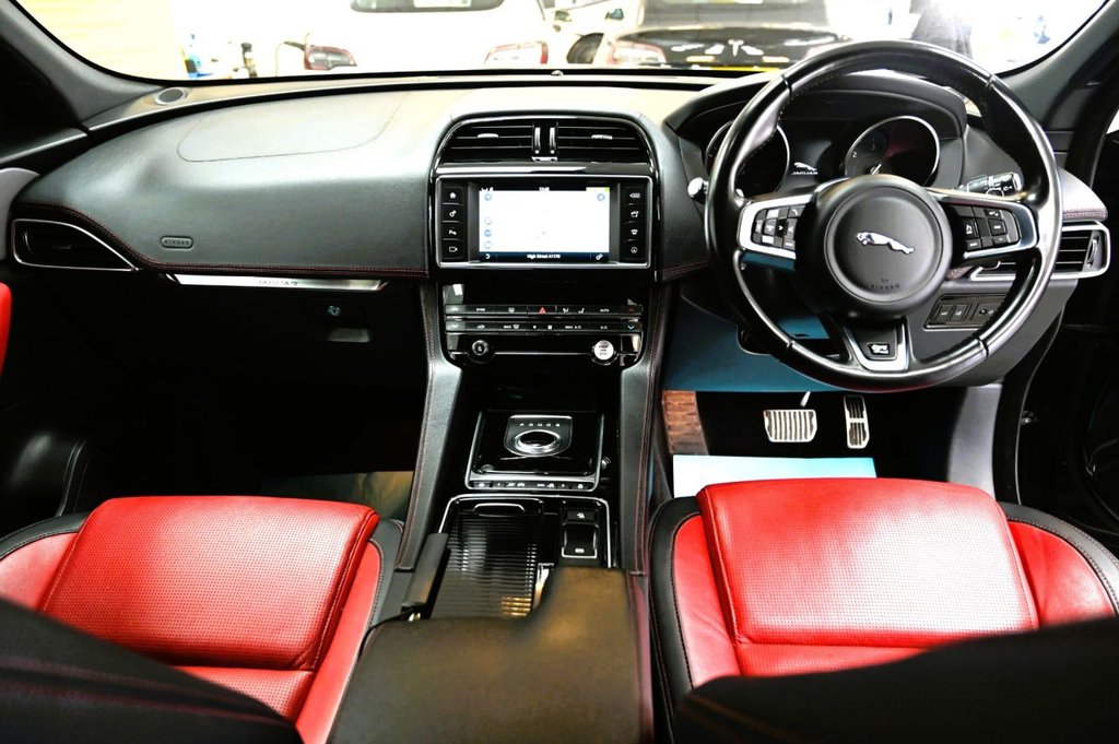 Used Jaguar F-Pace 2018 for sale - 77780781: Photo 3