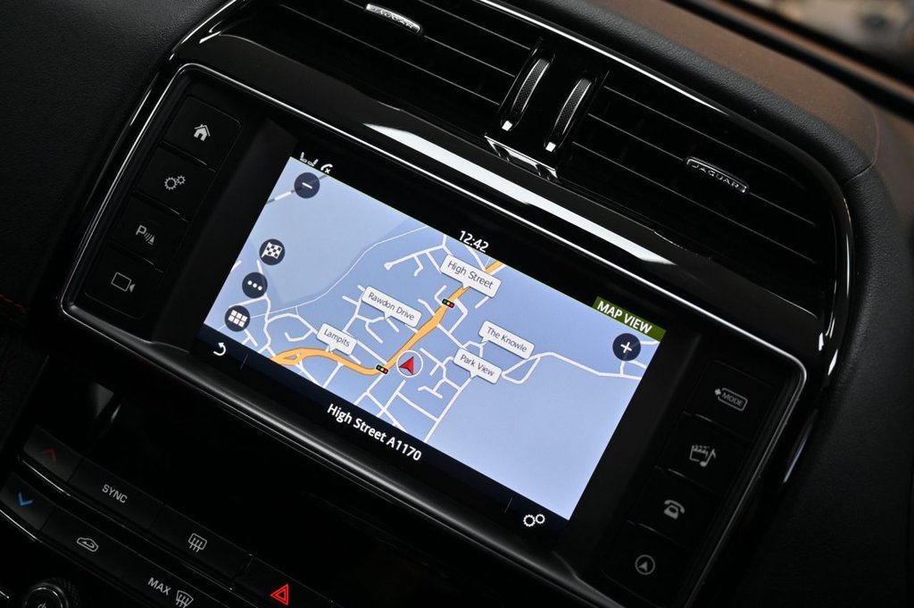 Used Jaguar F-Pace 2018 for sale - 77780781: Photo 5