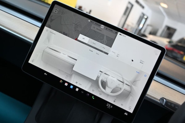 Used Tesla Model 3 2022 for sale - 76139898: Photo 6