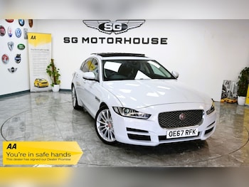 Used Jaguar XE 2017 for sale - 78293508: Photo