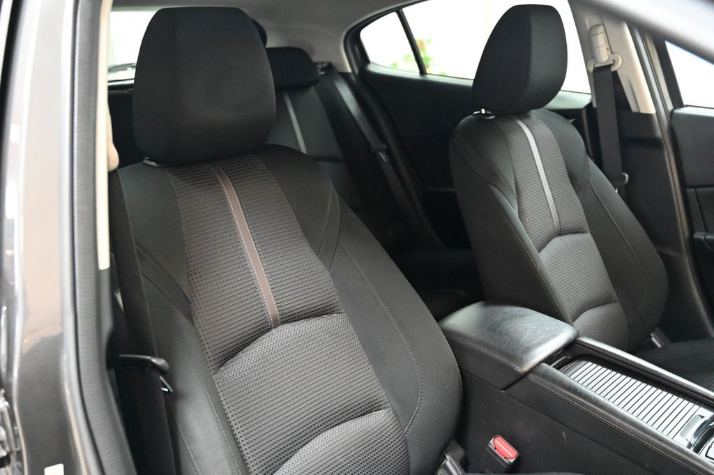 Used Mazda Mazda3 2018 for sale - 76900259: Photo 4