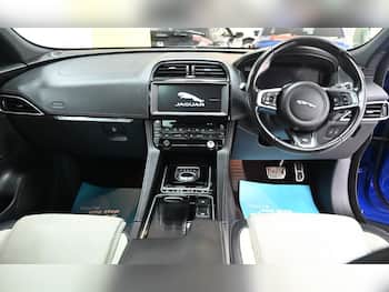 Used Jaguar F-Pace 2018 for sale - 79647946: Photo