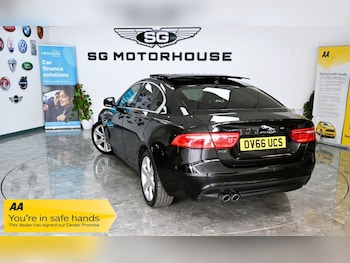 Used Jaguar XE 2016 for sale - 79305557: Photo