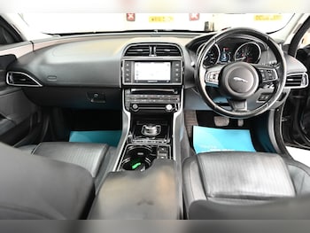 Used Jaguar XE 2016 for sale - 79305557: Photo
